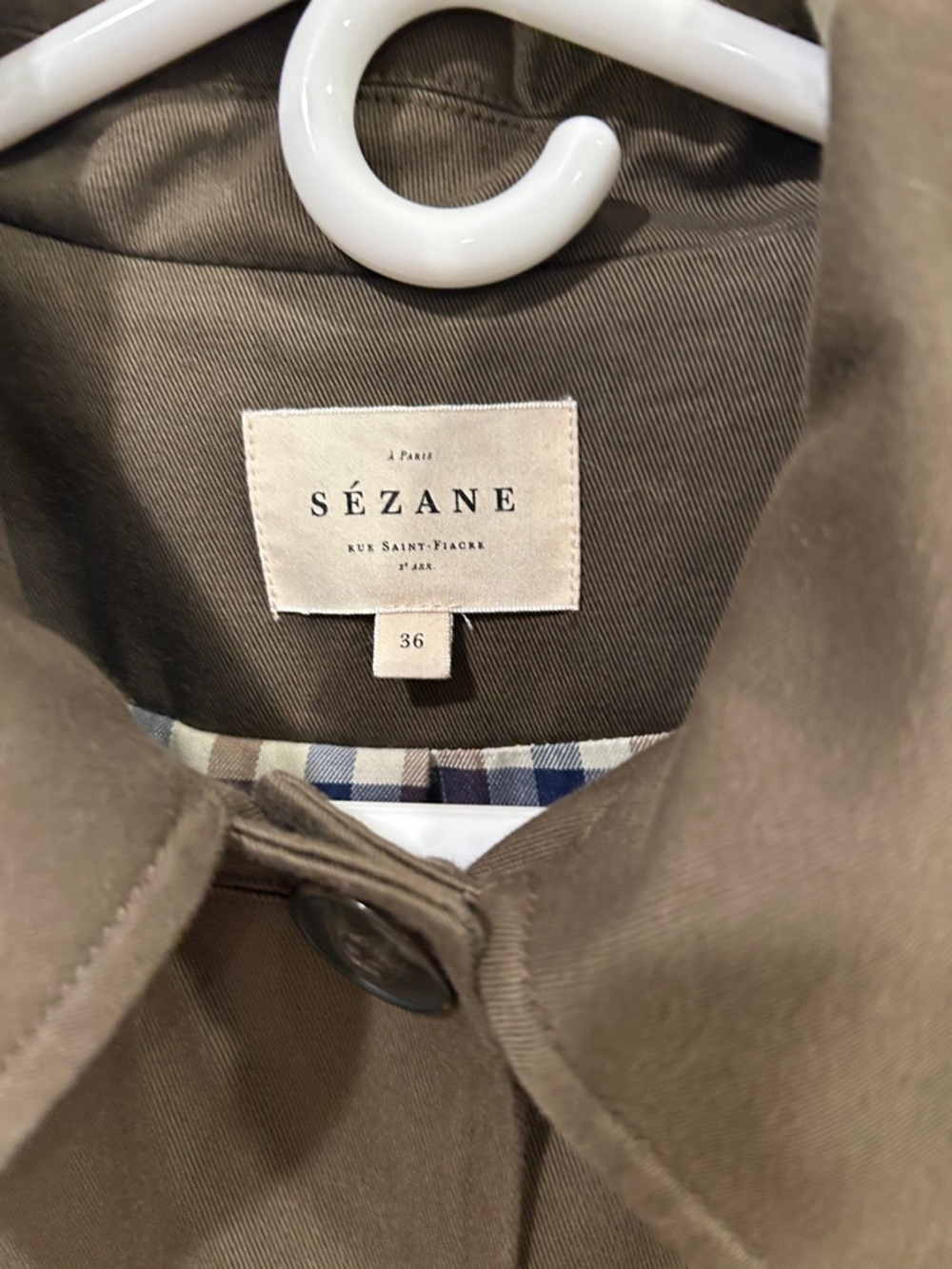 Sezane Clyde trench coat in dark khaki - Picture 2 of 5